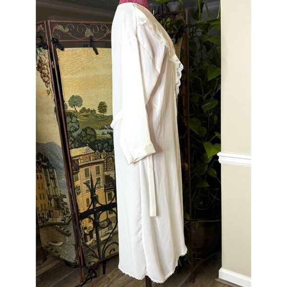 Vintage Sheer White Lace Trimmed Robe With Belt - Picture 4 of 10